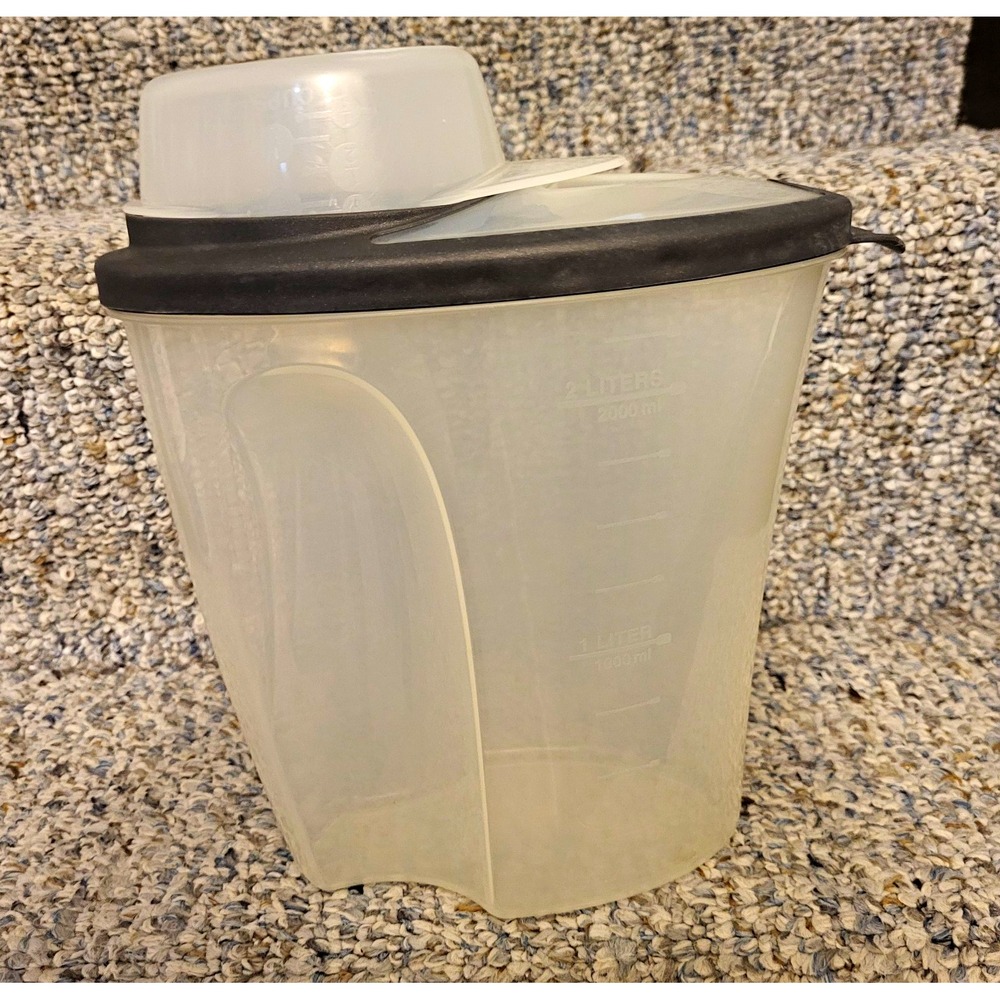 3 quart Rectangular Plastic Food Storage Container and Lid cereal measuring cup